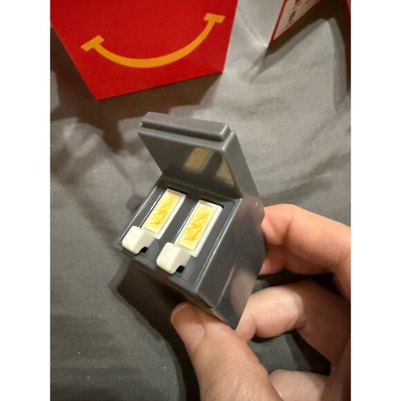 McDonald's Fry Deep Fryer 2025 #20 Toy Grey Motion - Picture 2 of 5